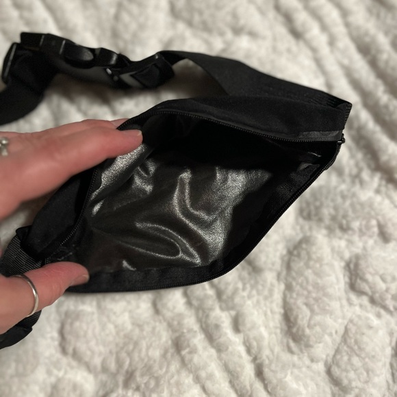 Fanny pack - Picture 3 of 4